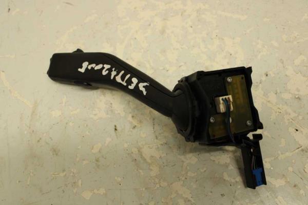 COMMODO VW GOLF 5 / JETTA ( COTE ESSUIE GLACE ) - Vue 2